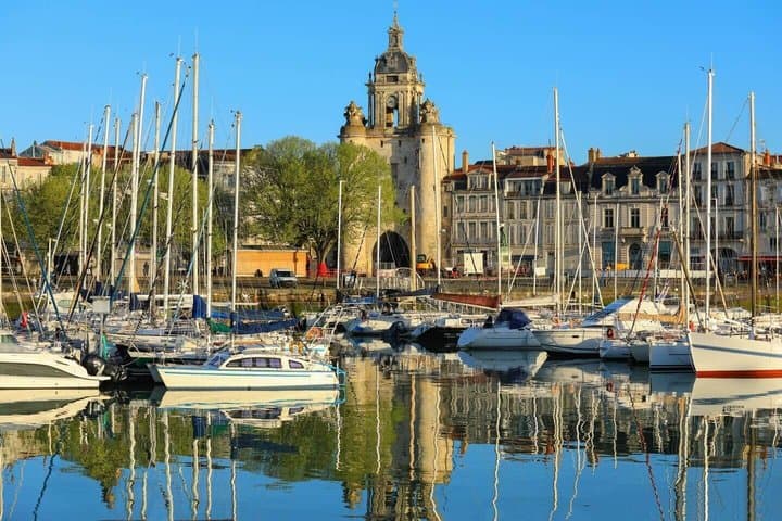 Hello La Rochelle: Private 2-Hour City Walk with Local Guide