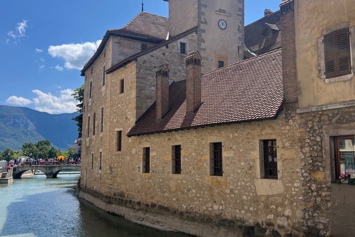 Annecy Old Town Walking Tour Canals & Lake