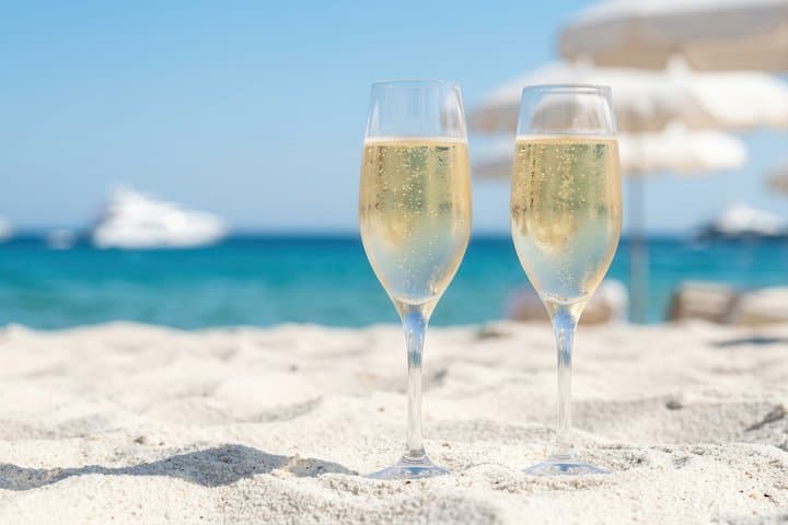 Nice Old Town Secrets and Beach Brunch Tour