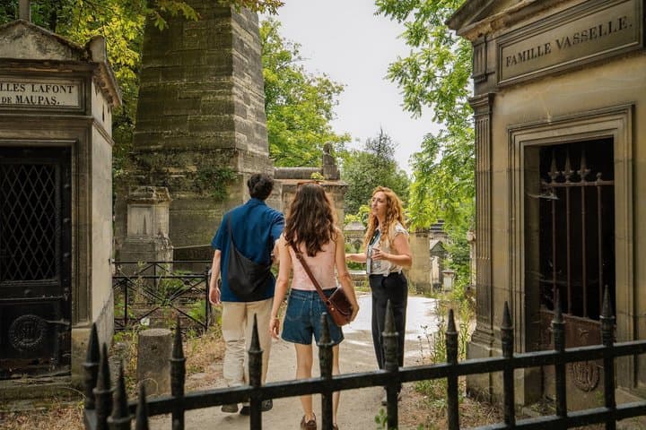 Père Lachaise Cemetery Tour: A Stroll Through Immortal History