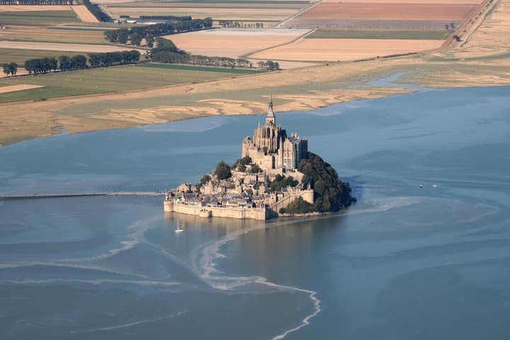 Private Mont St Michel Tour from Le Havre in Mandarin