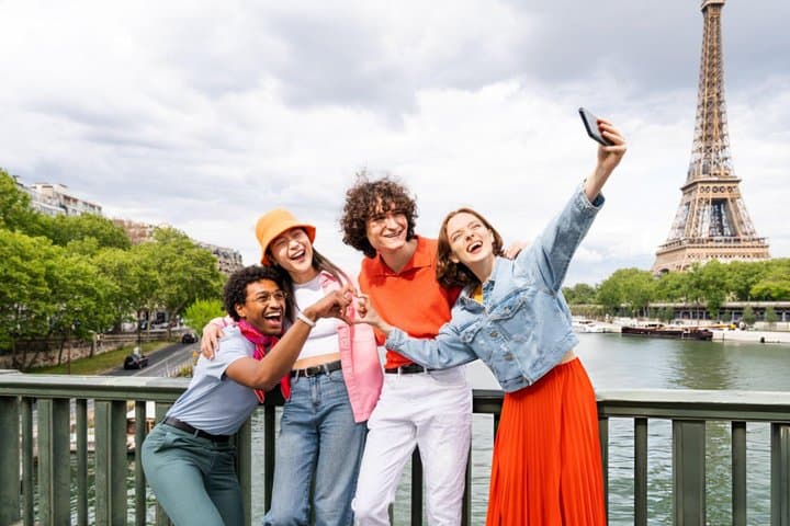 Best of Paris Guided Full Day City Tour with a Local