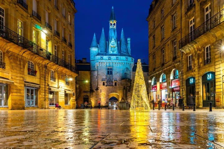 Bordeaux Walking Tour with Audioguide on your Smartphone
