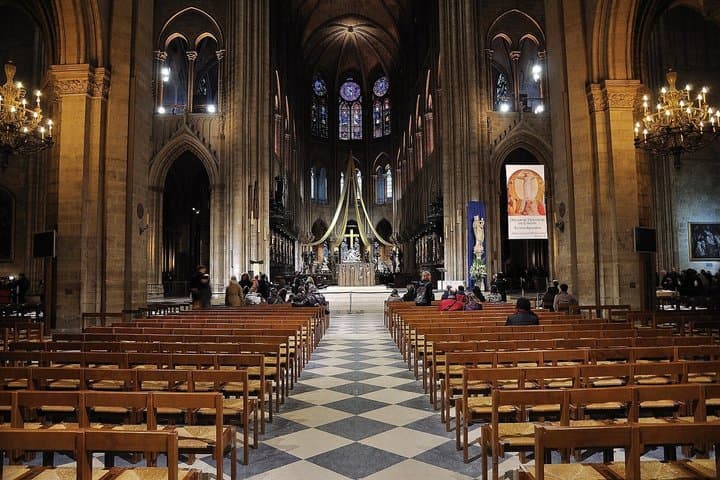 Notre Dame Exterior Guided Tour with Entry Assistance