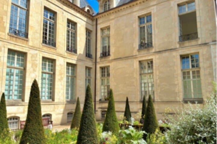 Paris: Le Marais Walking Tour Through Historic Paris
