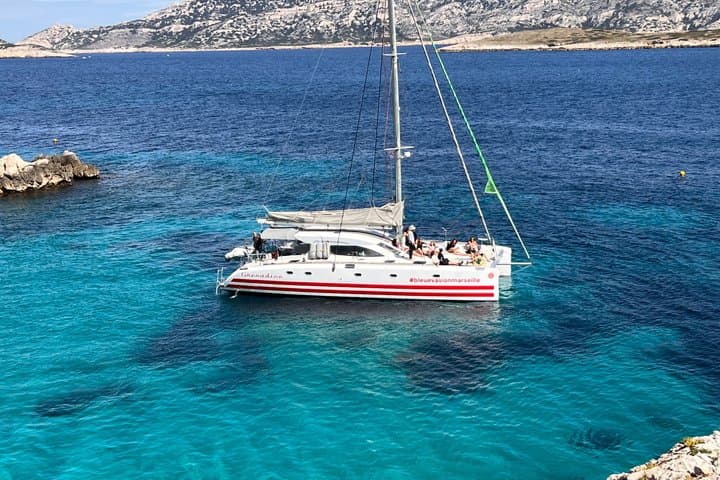 Catamaran day trip in the Calanques with Swimming