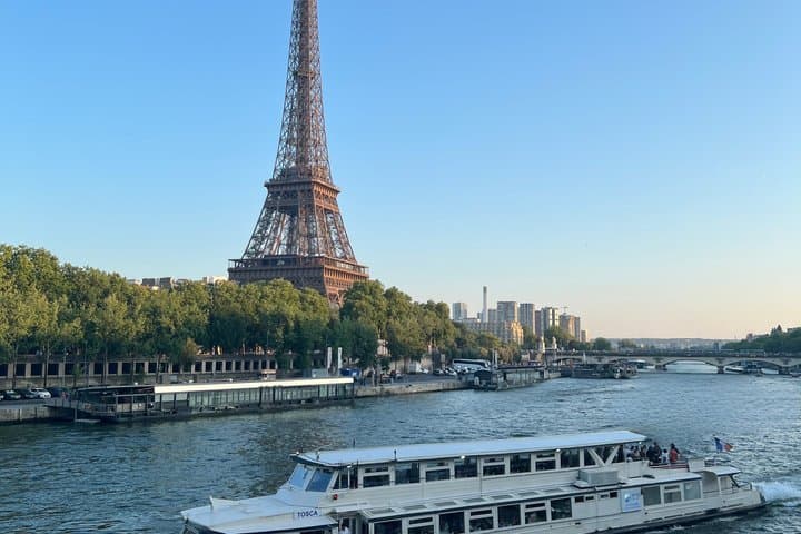 Dinner Cruise Prestige Check-out from the Eiffel Tower