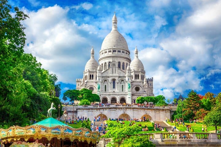 The Best Unseen Sights of Paris, Half a day walking Tour