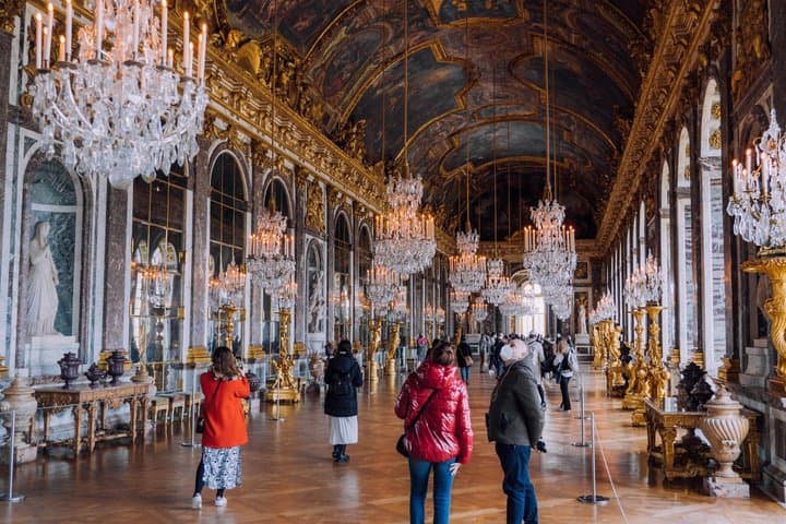 Versailles Palace and Gardens Guided Experience 10-Guests Max