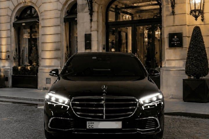 Private Transfer from Central Paris to Charles de Gaulle Airport