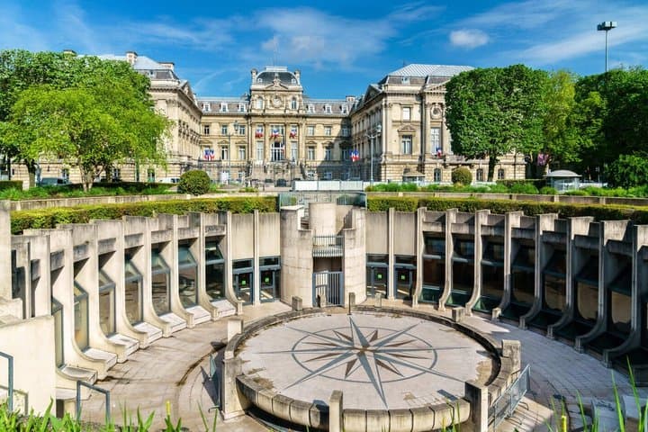 Hello Lille: Private 2-Hour Intro City Walk with Local Guide