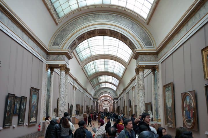 Paris Louvre Museum Semi Private Guided Tour with Tickets