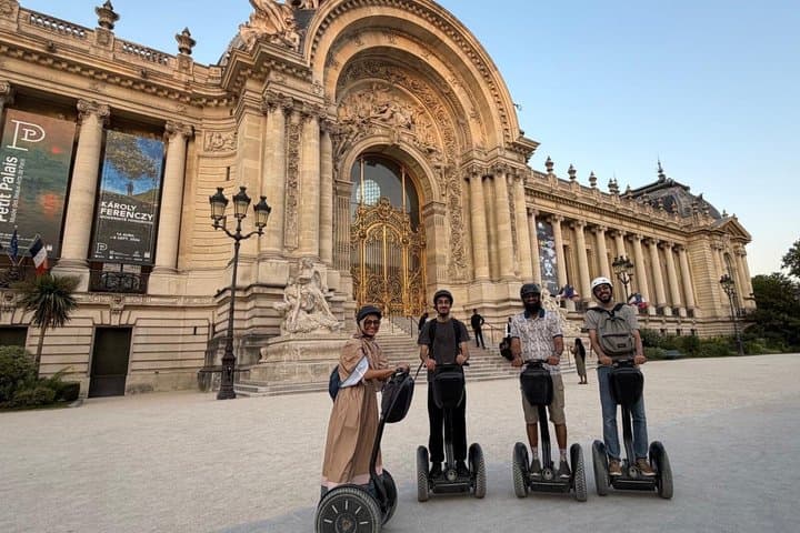 Paris Segway Tour with Ticket for Seine River Cruise