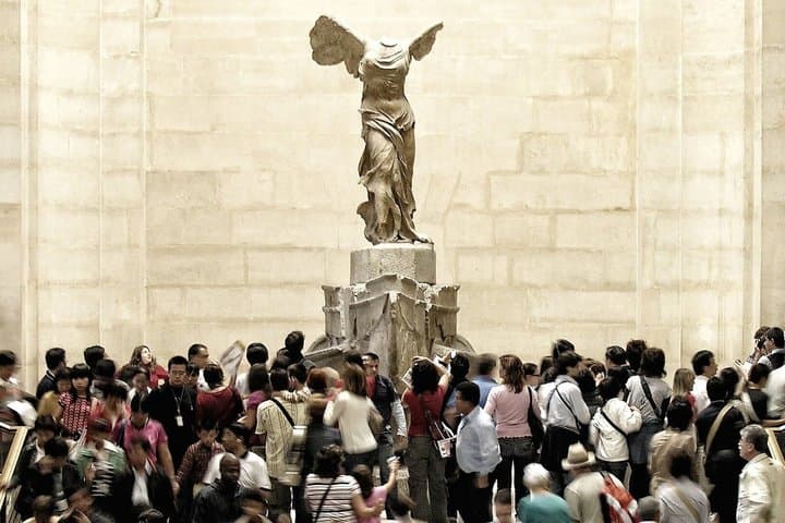 Paris Louvre Museum Guided Tour with Reserved Access Tickets