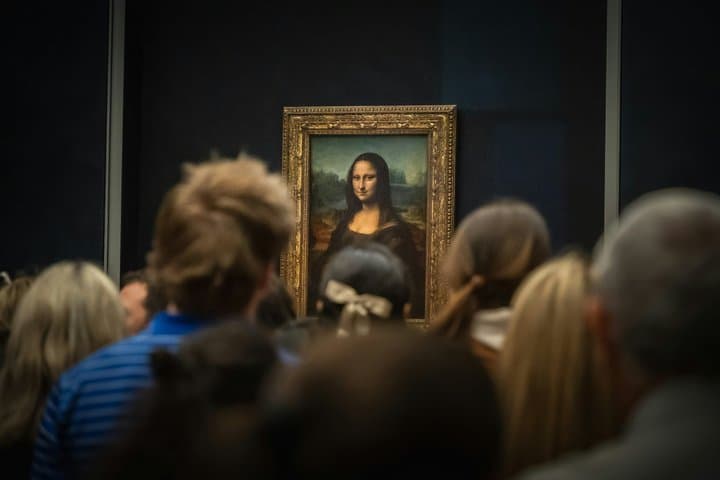 Paris Louvre Museum Guided Tour with Reserved Access Tickets