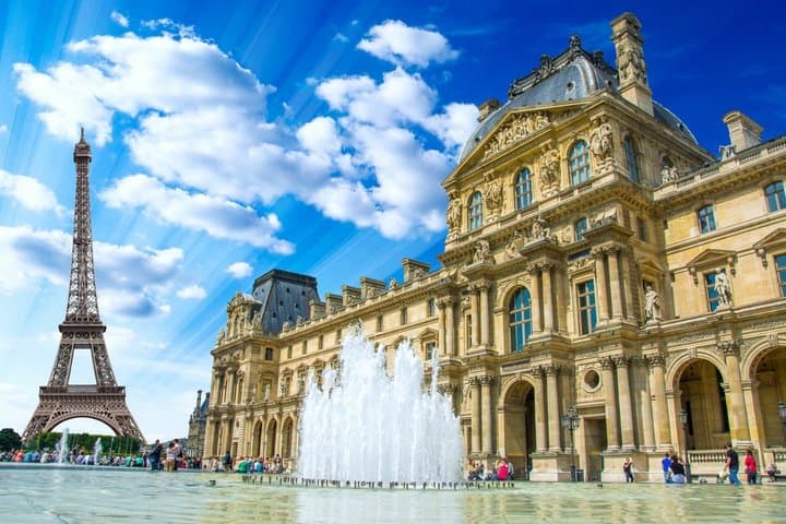 Paris's Old Town and Top 10 Sights Private Car Tour