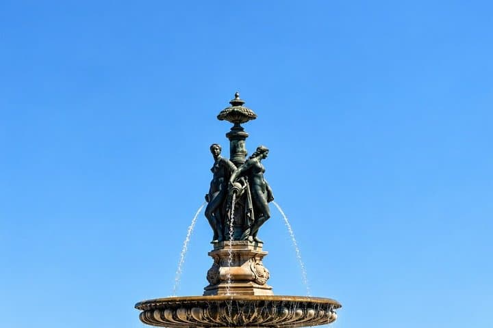 Bordeaux Walking Tour with Sweet Treat Tastings