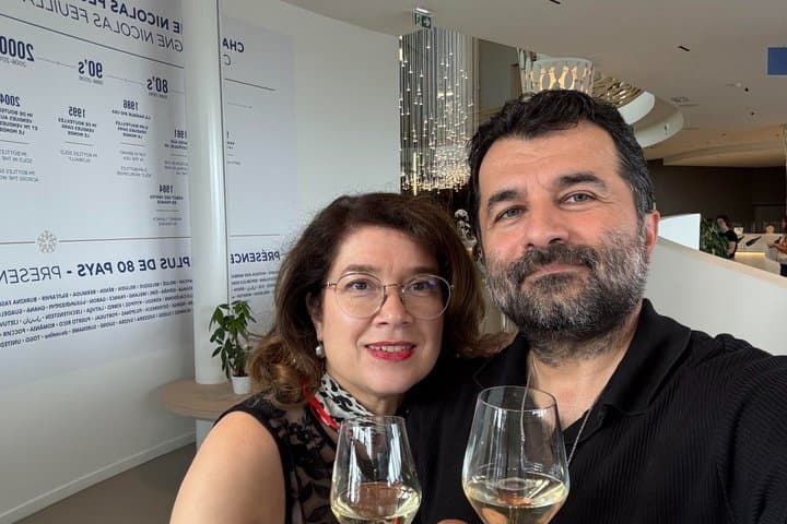 Champagne Small Group Tour 2 Wineries Épernay and Hautvillers