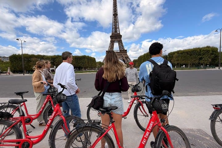 Paris: Bike or eBike Tour, Top Sights & Local Insights