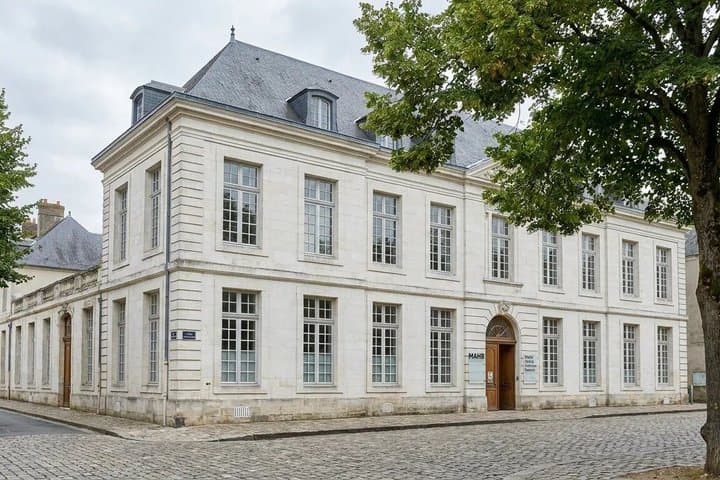 Bayeux Self Guided Walking Tour and City Exploration