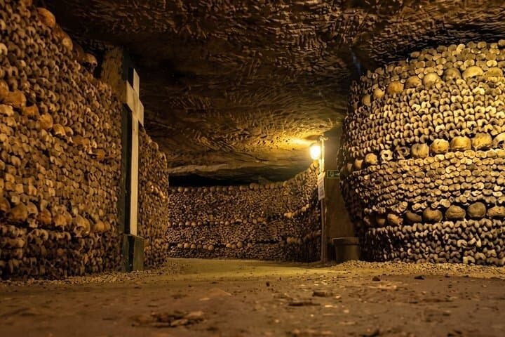 Paris Catacombs Small Group Guided Tour with Reserved Access