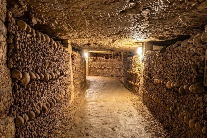 Paris Catacombs Small Group Guided Tour with Reserved Access