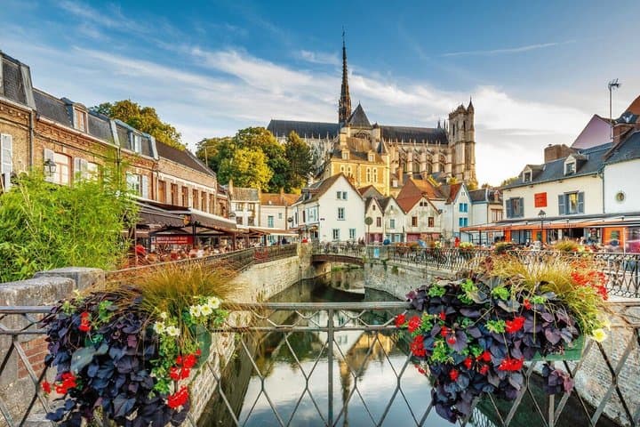 Amiens City Walk with Audio Guide in 7 Languages on your Phone