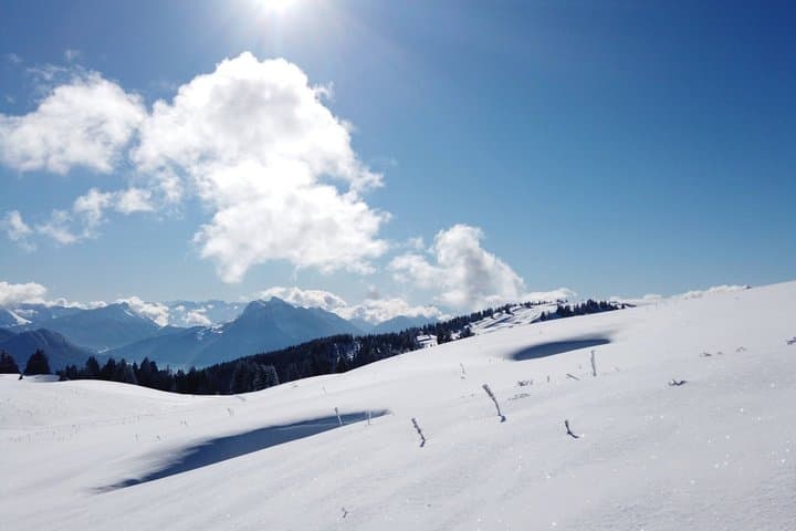 Snowshoeing trip near Annecy