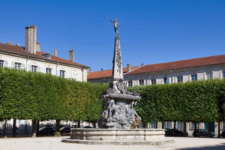Hello Nancy: Private 2-Hour Intro City Walk with Local Guide