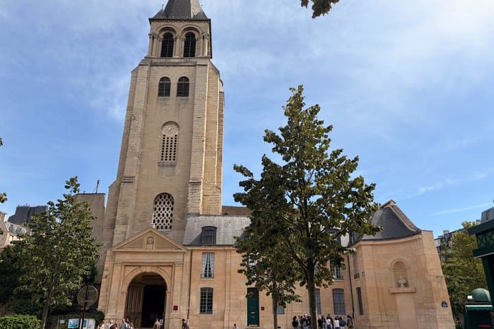 Saint Germain des Prés Walking Tour in Paris