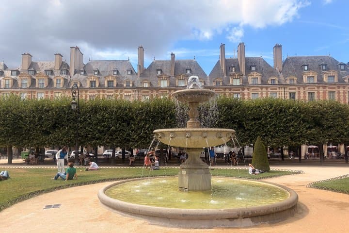 Le Marais Walking Tour Food Fashion Parisian Life