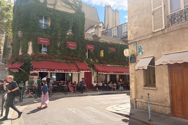 Le Marais Walking Tour Food Fashion Parisian Life