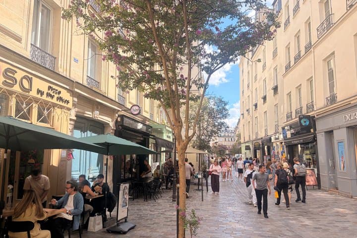 Le Marais Walking Tour Food Fashion Parisian Life