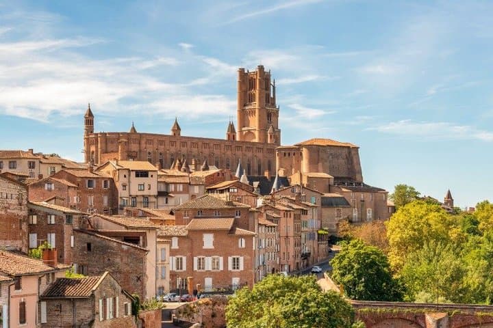 TOP Albi: Private Guided Tour with Your Mobile