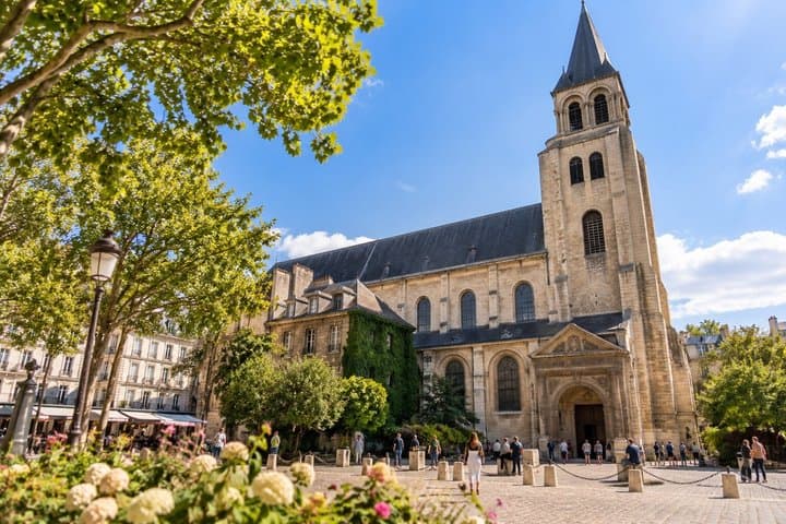 Paris Saint Germain Food, Macarons & Culture Tour with 7 Tastings