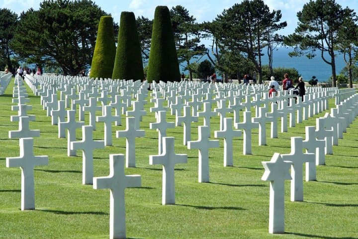 D-Day Battlefield sites with Ticket, Lunch & Guide from Le Havre