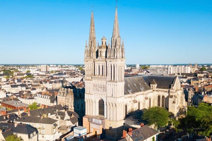 TOP Angers: Private Guided Tour with Your Mobile