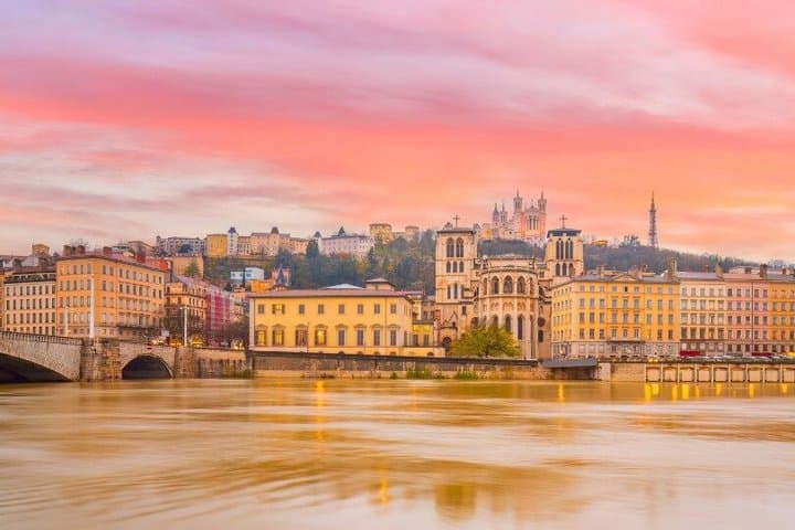 TOP Lyon: Private Guided Tour with Your Mobile
