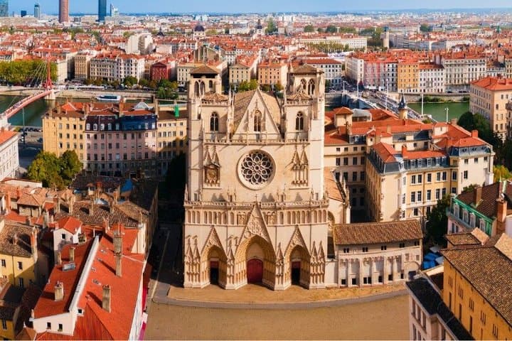 TOP Lyon: Private Guided Tour with Your Mobile