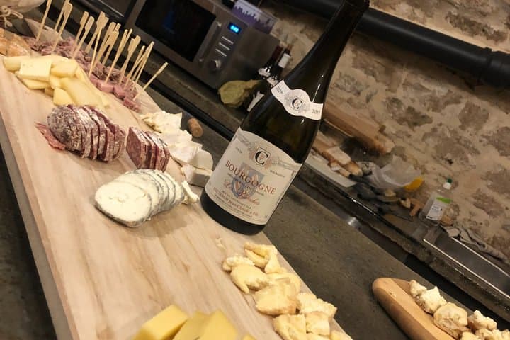 Burgundy Wine Tasting in Dijon – 5 Wines & French Bites