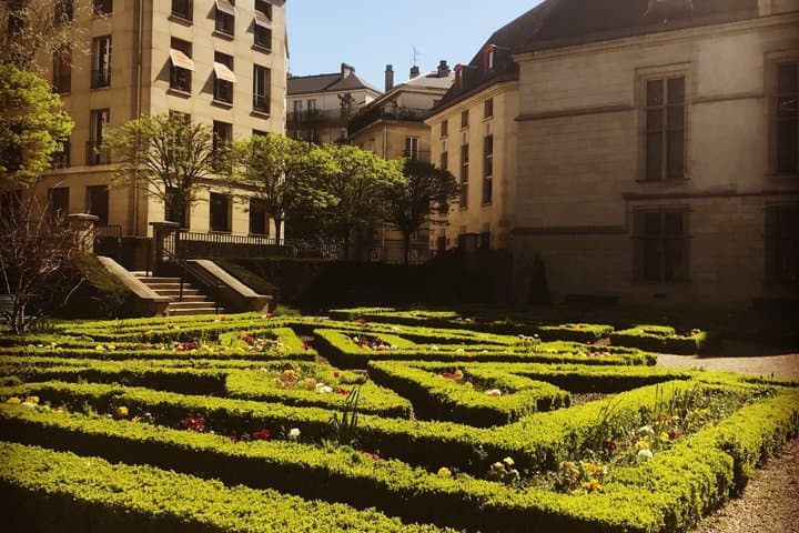 Unlocking Paris The Ultimate Le Marais Vintage Shopping Tour