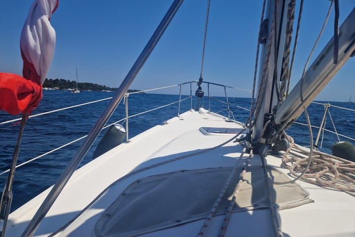 3-hour mini cruise to Antibes and the Bay of Angels