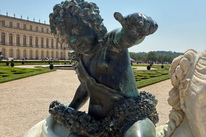 Versailles private tour Trianon Gardens and entrance to the Palace