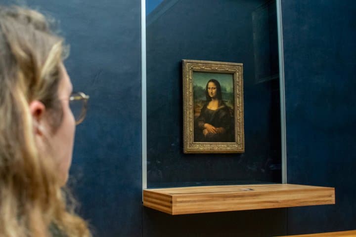 Louvre Late Opening Private Tour – Fewer Crowds & Highlights