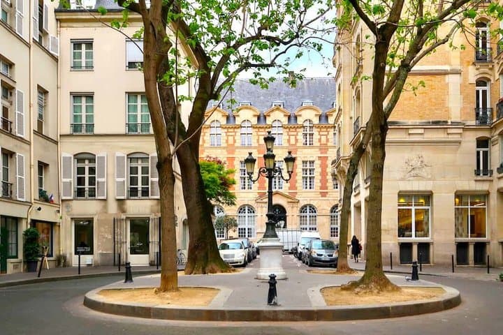 Explore Saint Germain the Latin Quarter and Paris Islands
