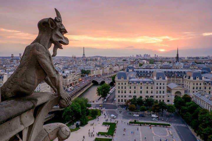 Notre Dame and Ile de la Cite Legends Walking Tour