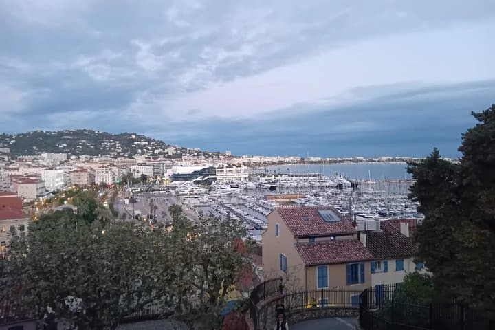 Guided Tour of Cannes History Heritage and Tasting