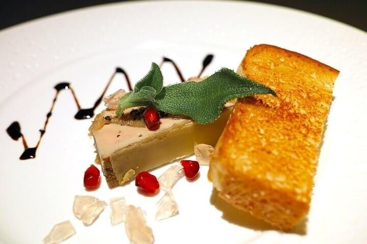 Paris Bus Tour Gourmet French Cuisine Fine Dining and Sightseeing