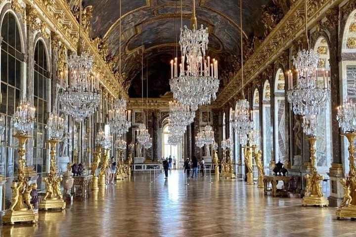 Versailles Private Driver Transport Round Trip from Paris Hotel