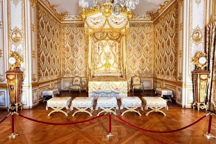 Versailles Private Driver Transport Round Trip from Paris Hotel